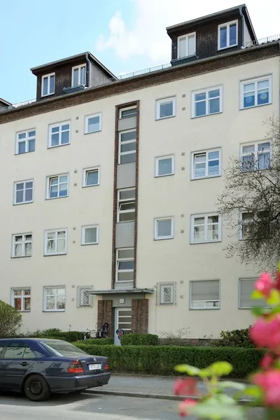 Helle 3-Zimmerwohnung mit Dielenboden in Lankwitz! — photo 1